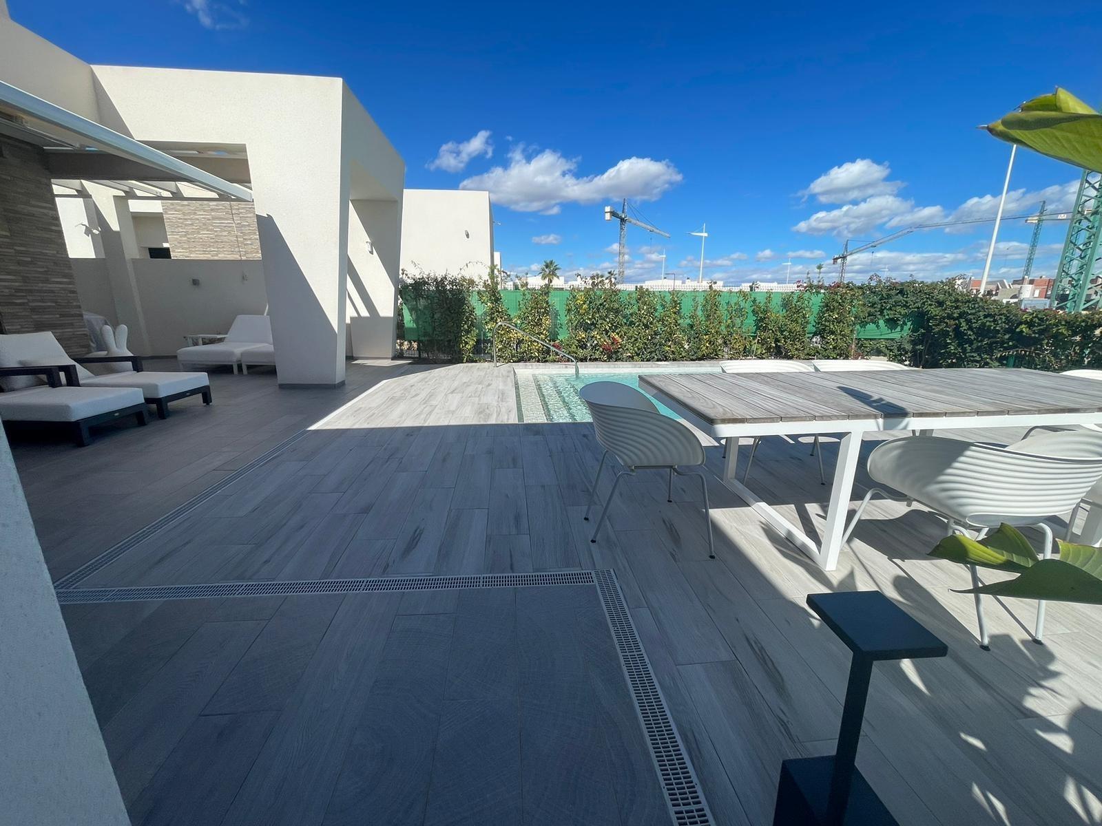 Bathroom in villa for sale in Algorfa