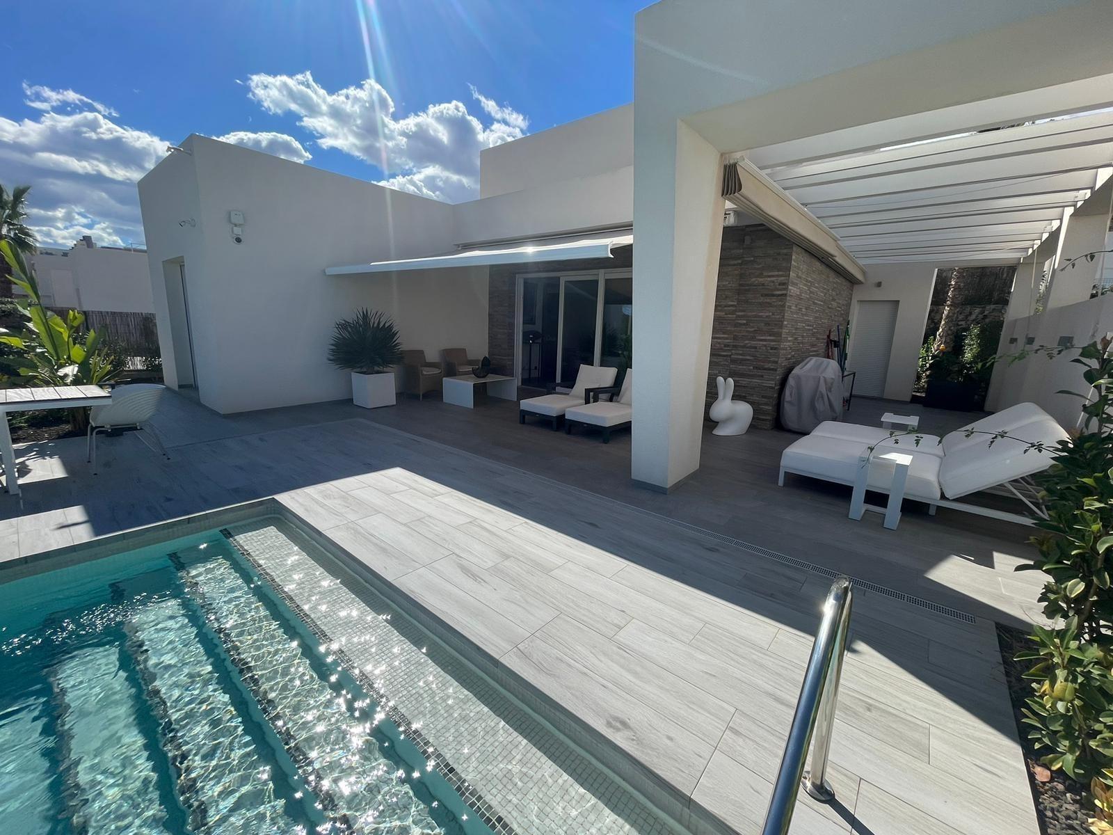 Terrace in villa for sale in Algorfa