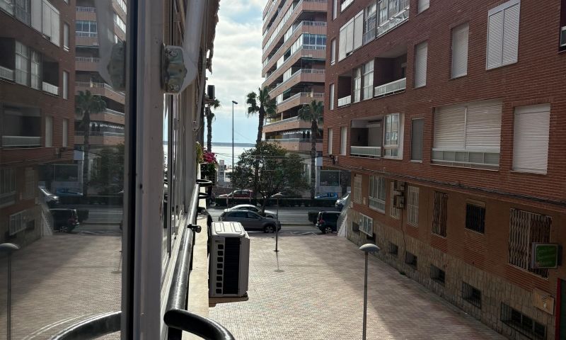 2-Bedroom Apartment in Torrevieja with Garage and Elevator, Just 200 Meters from the SeaJust 200 met