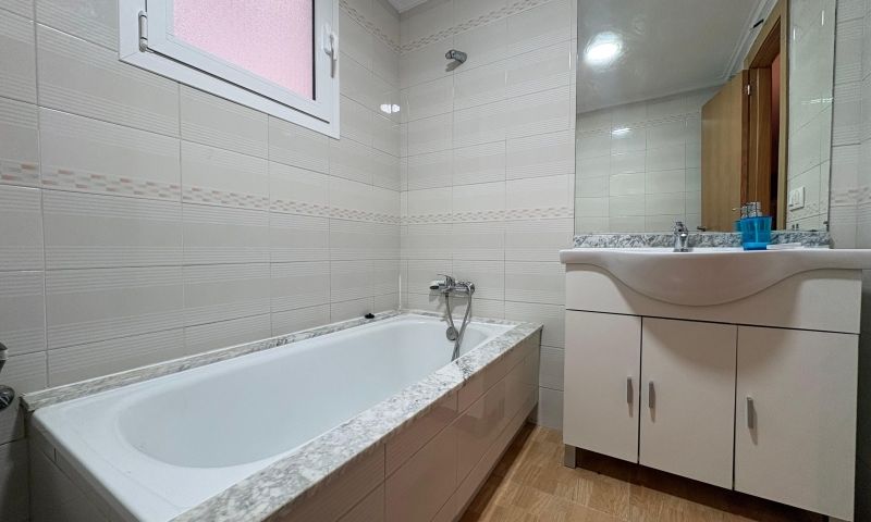 Kitchen in apartment for sale in Torrevieja