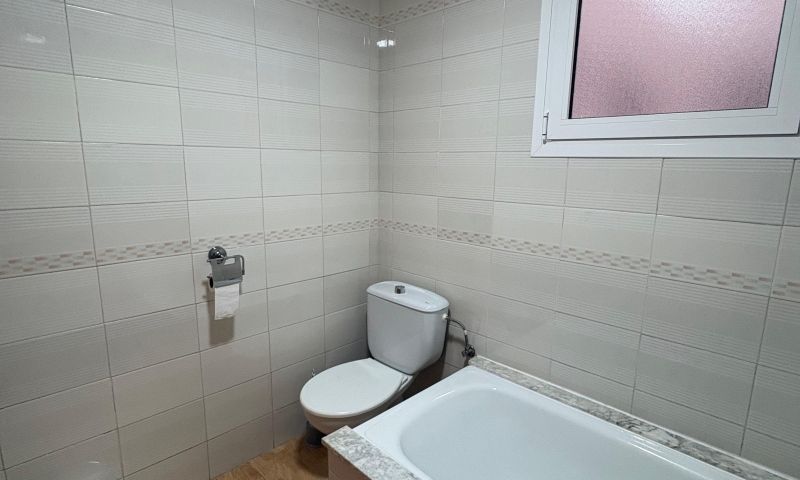 Master bedroom in apartment for sale in Torrevieja