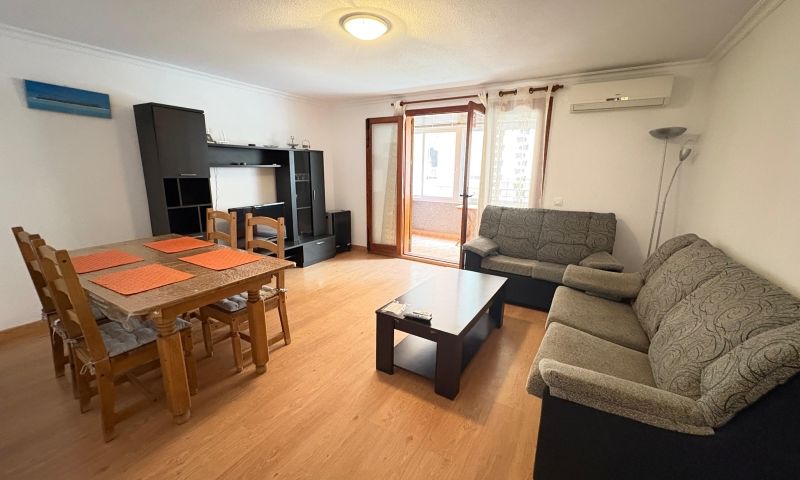 2-Bedroom Apartment in Torrevieja with Garage and Elevator, Just 200 Meters from the SeaJust 200 met