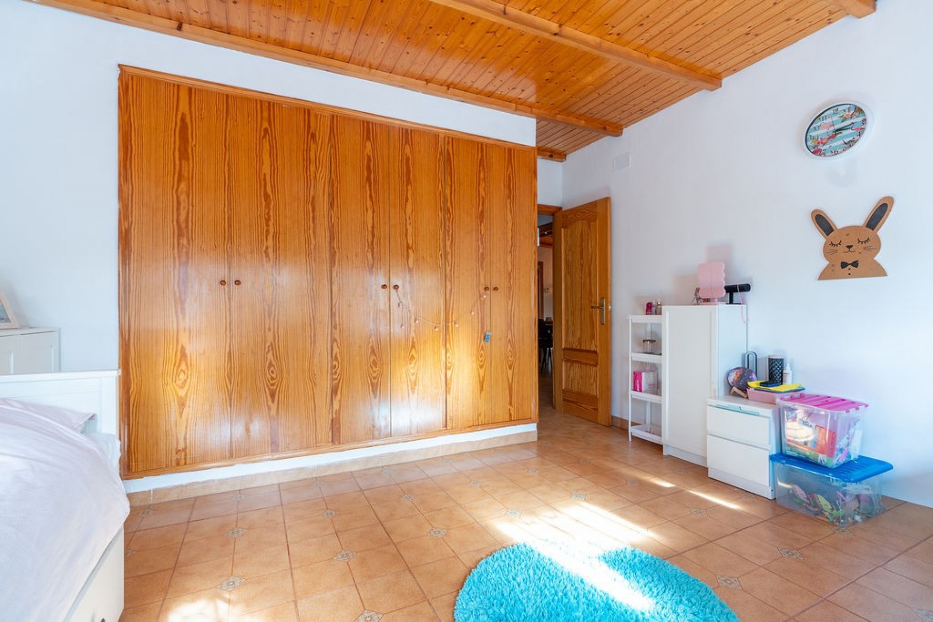 Pool area in villa for sale in Hondón de las Nieves