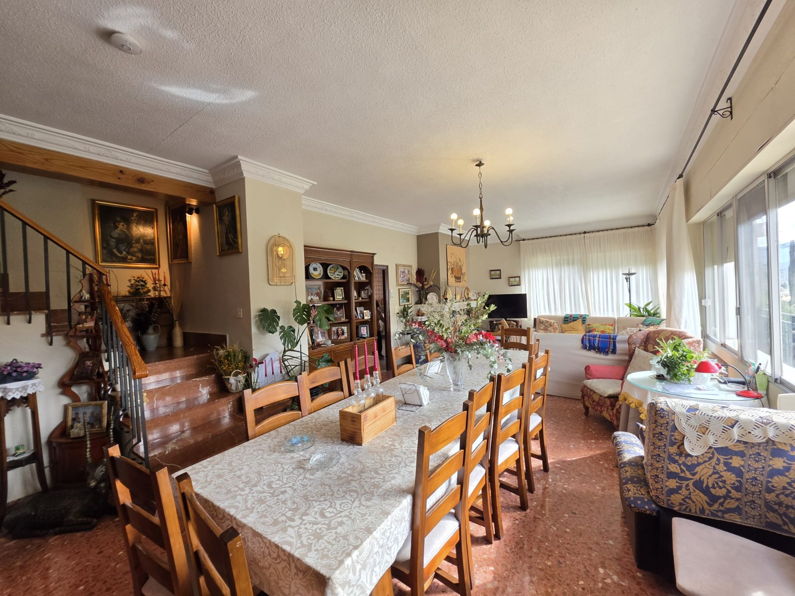 Terrace in villa for sale in Elda