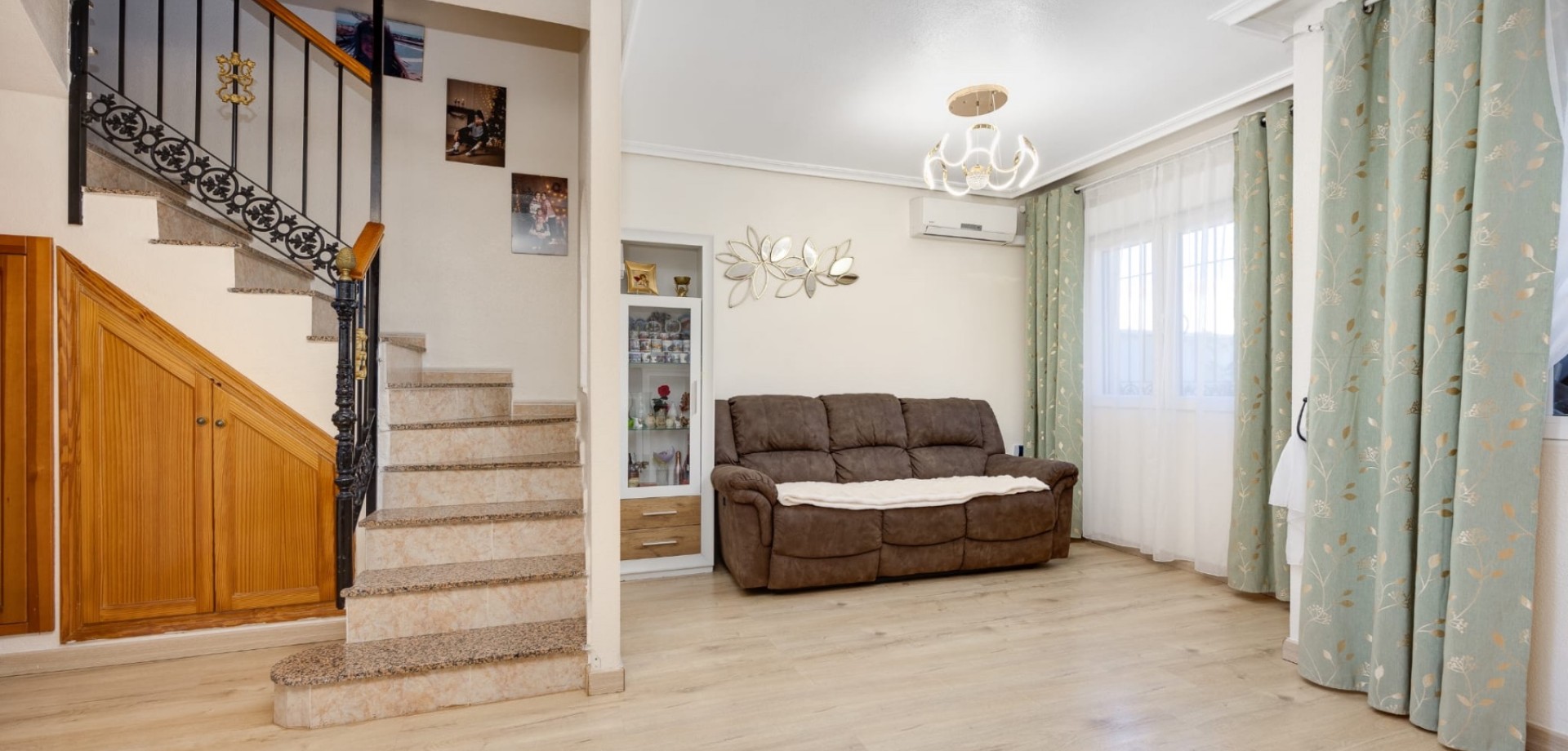 Exterior view in terraced for sale in Torrevieja