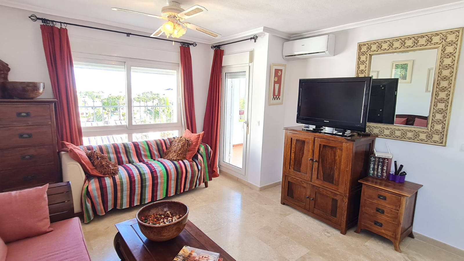 Dining area in penthouse for sale in Villamartin