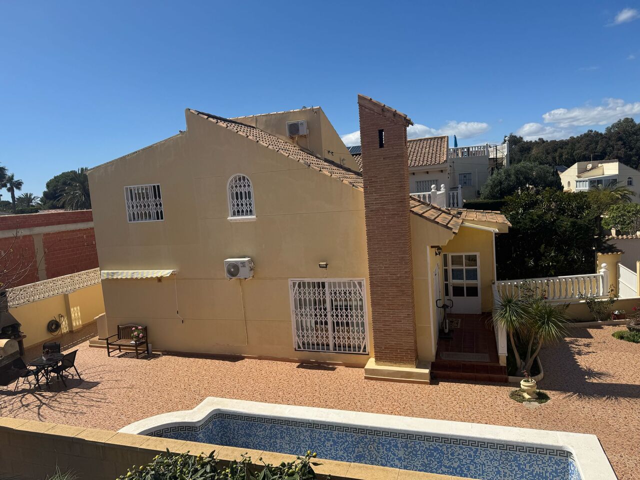 Large detached villa, Beachside of N332 in Playa Flamenca