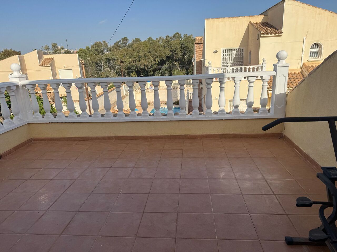 Garden in villa for sale in Playa Flamenca