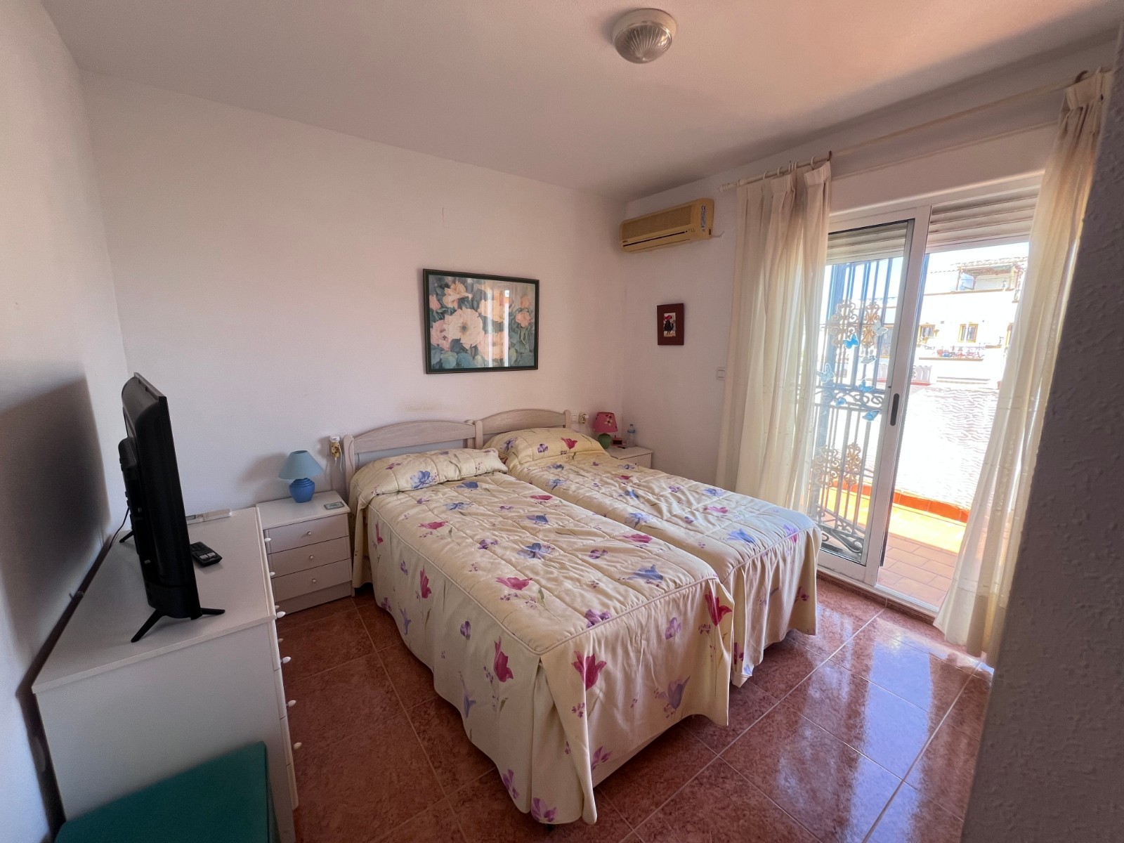 Master bedroom in villa for sale in Orihuela