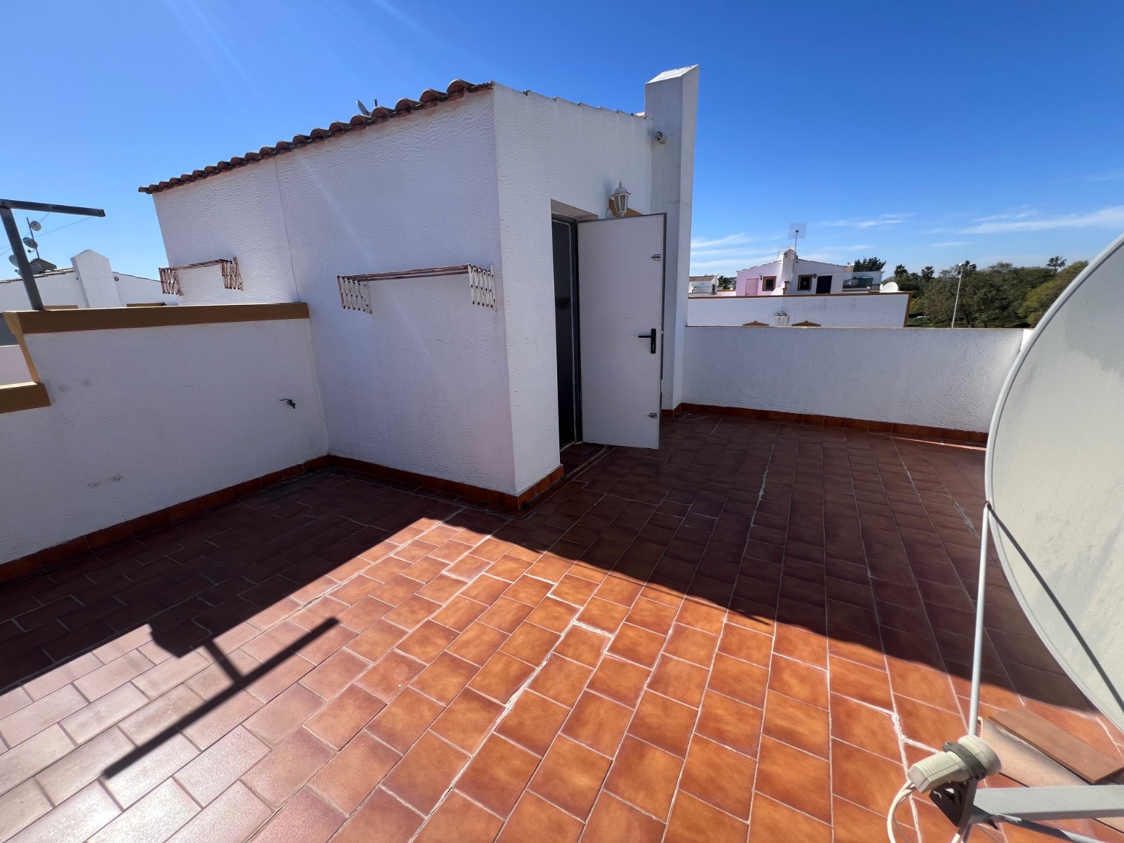 Pool area in villa for sale in Orihuela