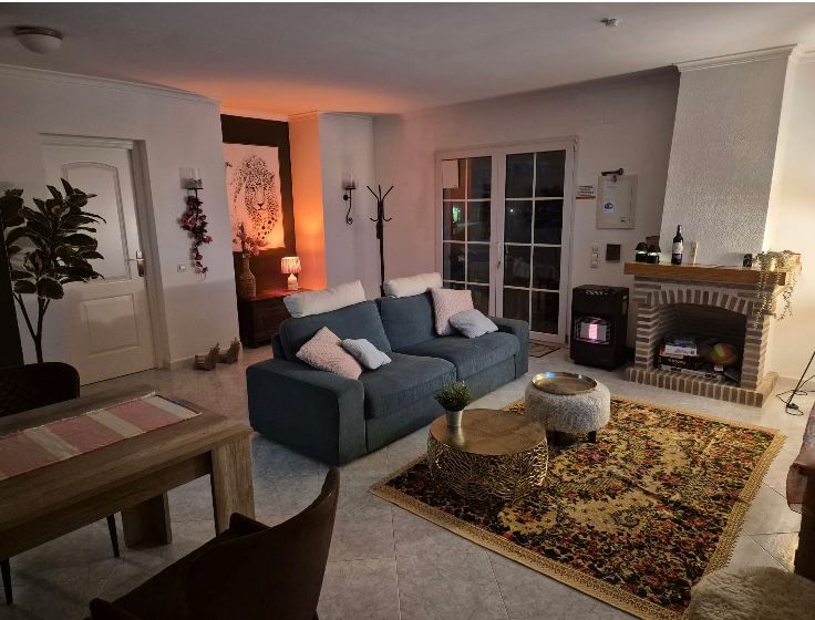 Living room in villa for sale in Pedreguer