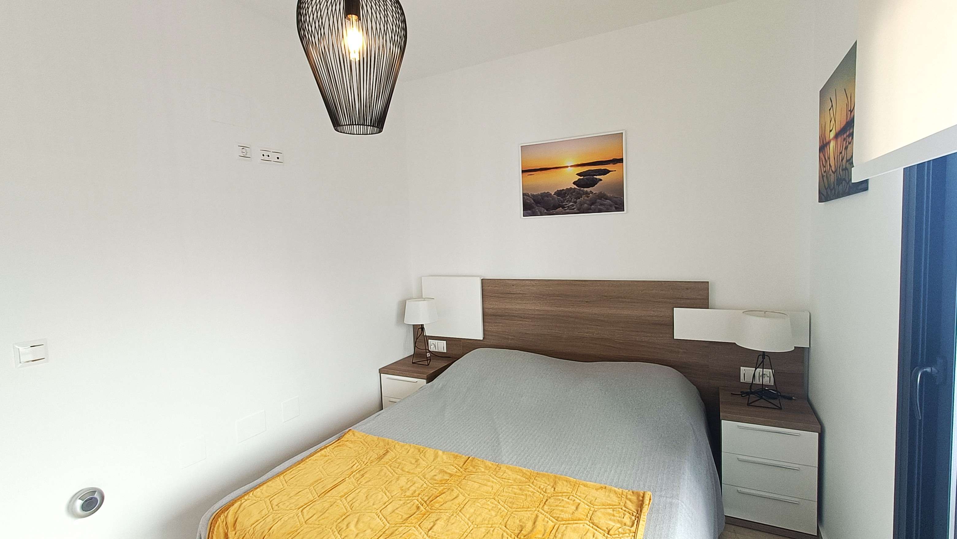 Master bedroom in villa for sale in Algorfa