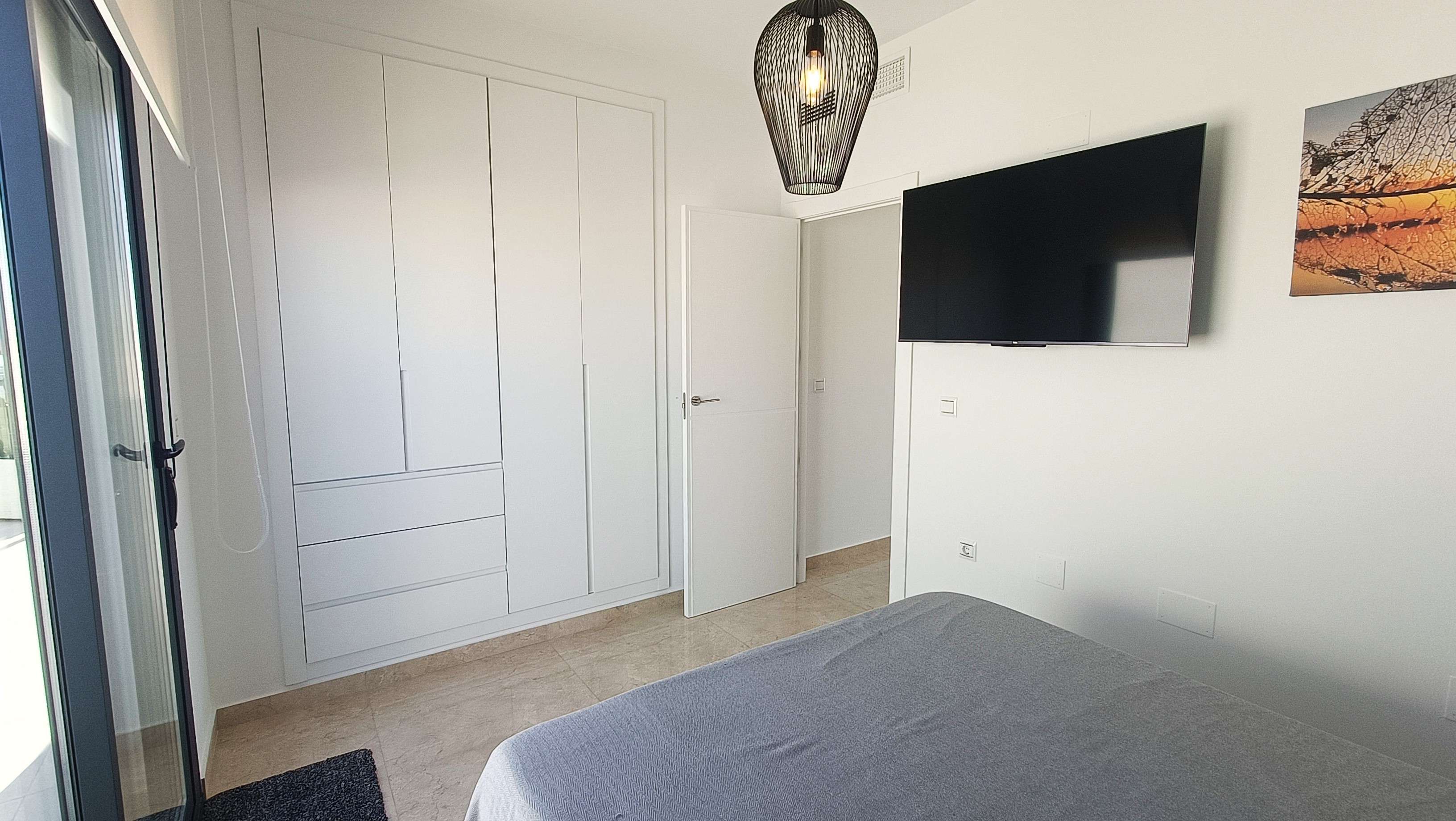Master bedroom in villa for sale in Algorfa