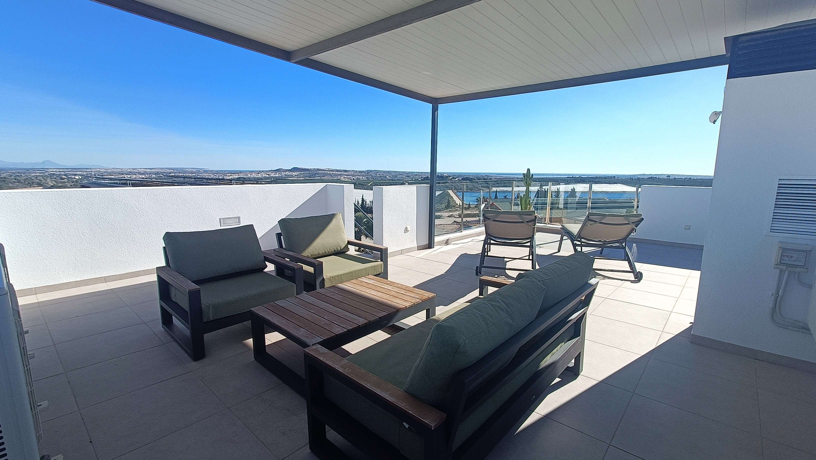 Bedroom in villa for sale in Algorfa