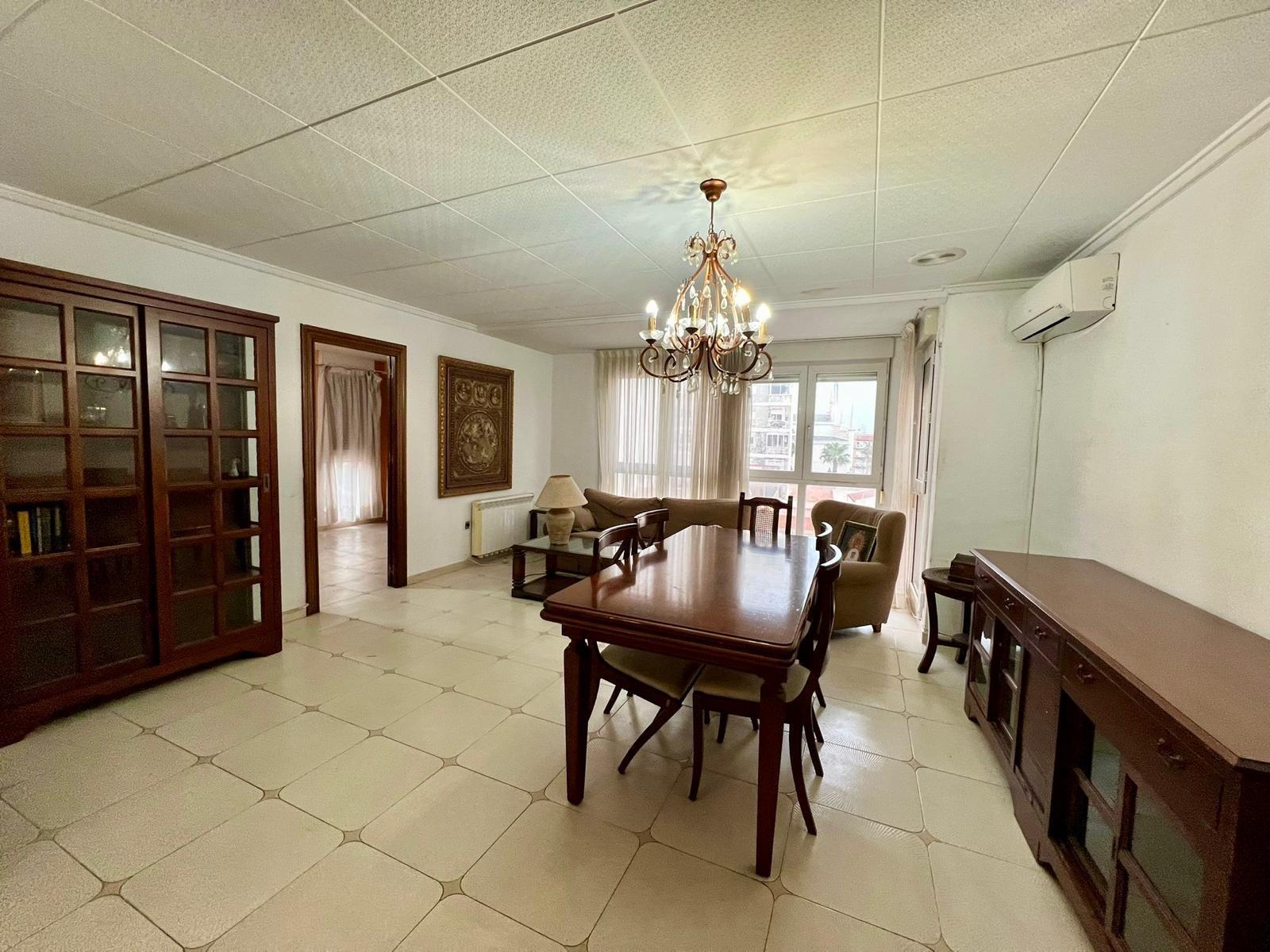 Spacious Apartment for Sale in the Center of Torrevieja 112 m² apartment located in the heart of Tor