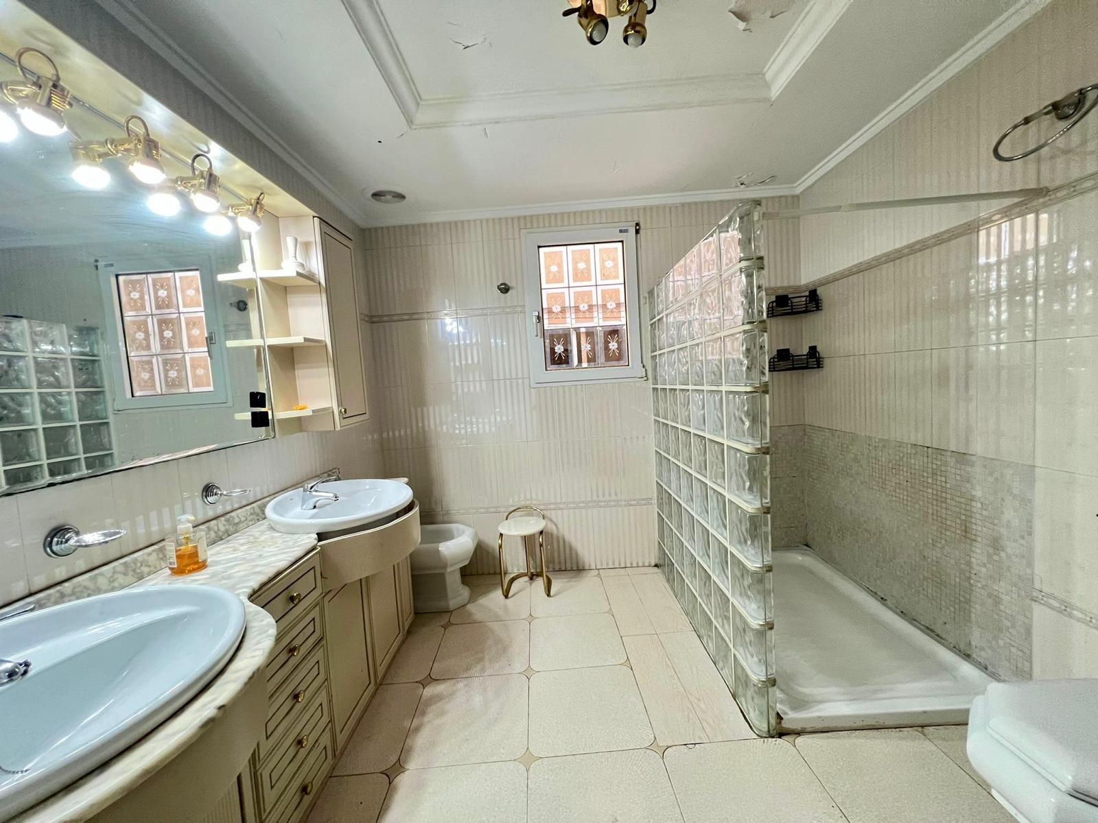 Master bedroom in apartment for sale in Torrevieja