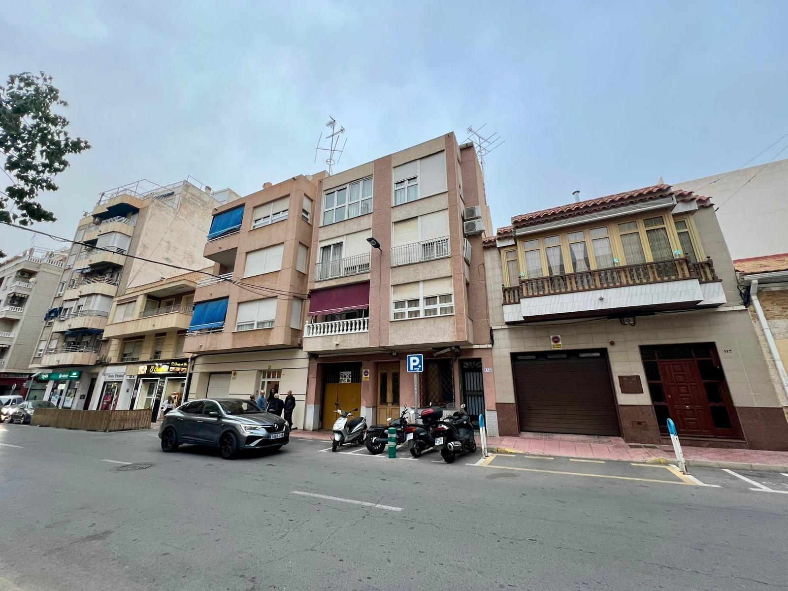 Terrace in apartment for sale in Torrevieja