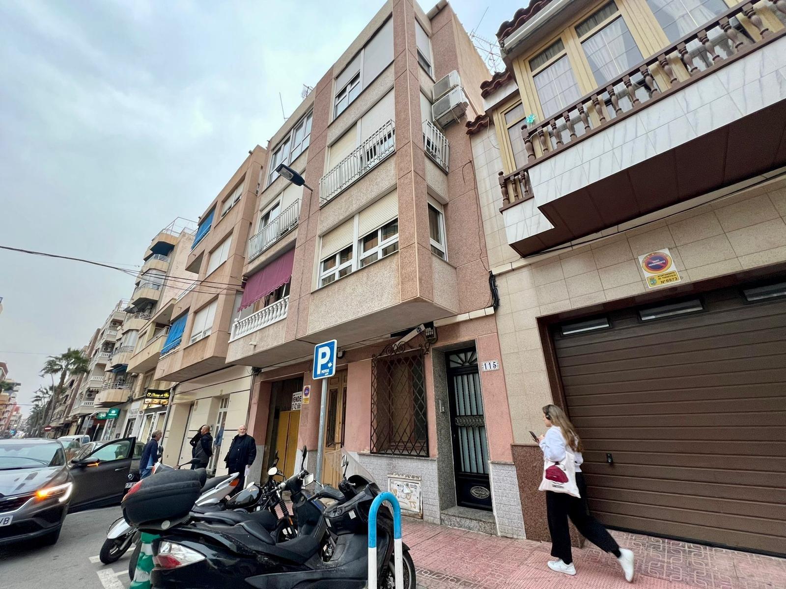 Pool area in apartment for sale in Torrevieja