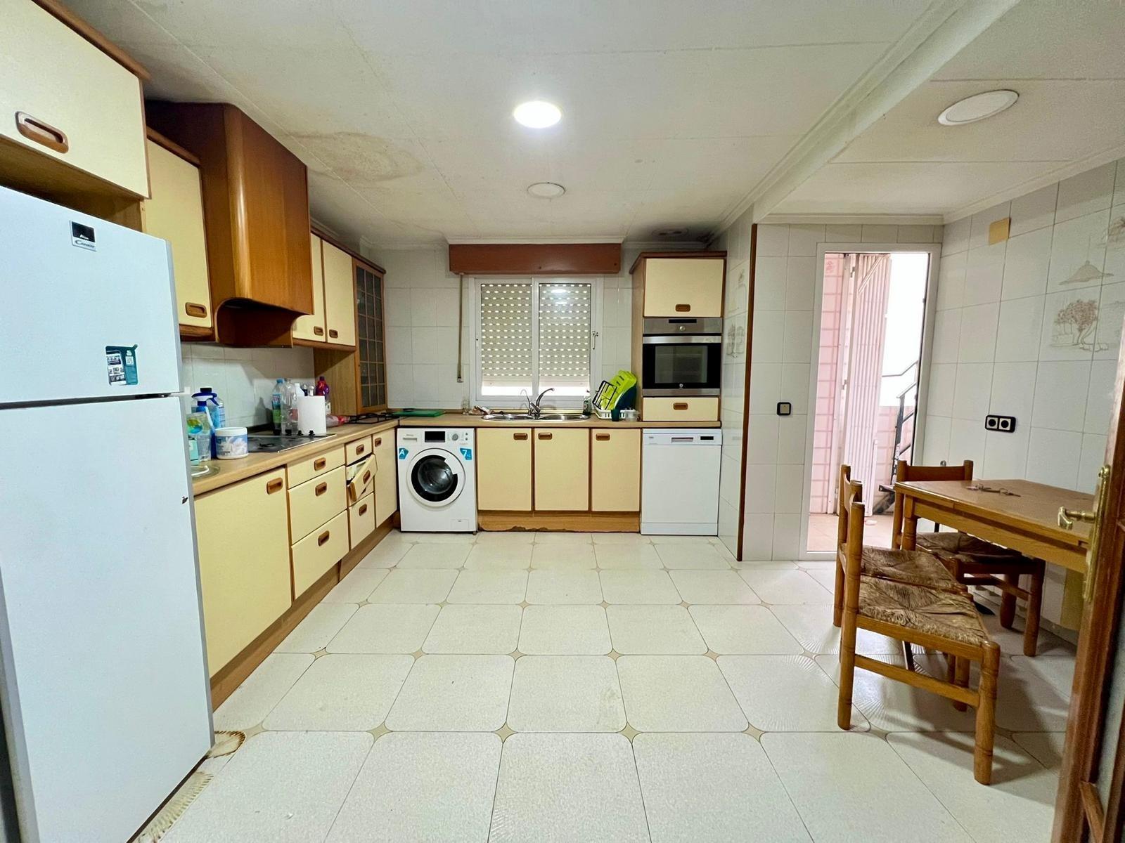 Spacious Apartment for Sale in the Center of Torrevieja 112 m² apartment located in the heart of Tor