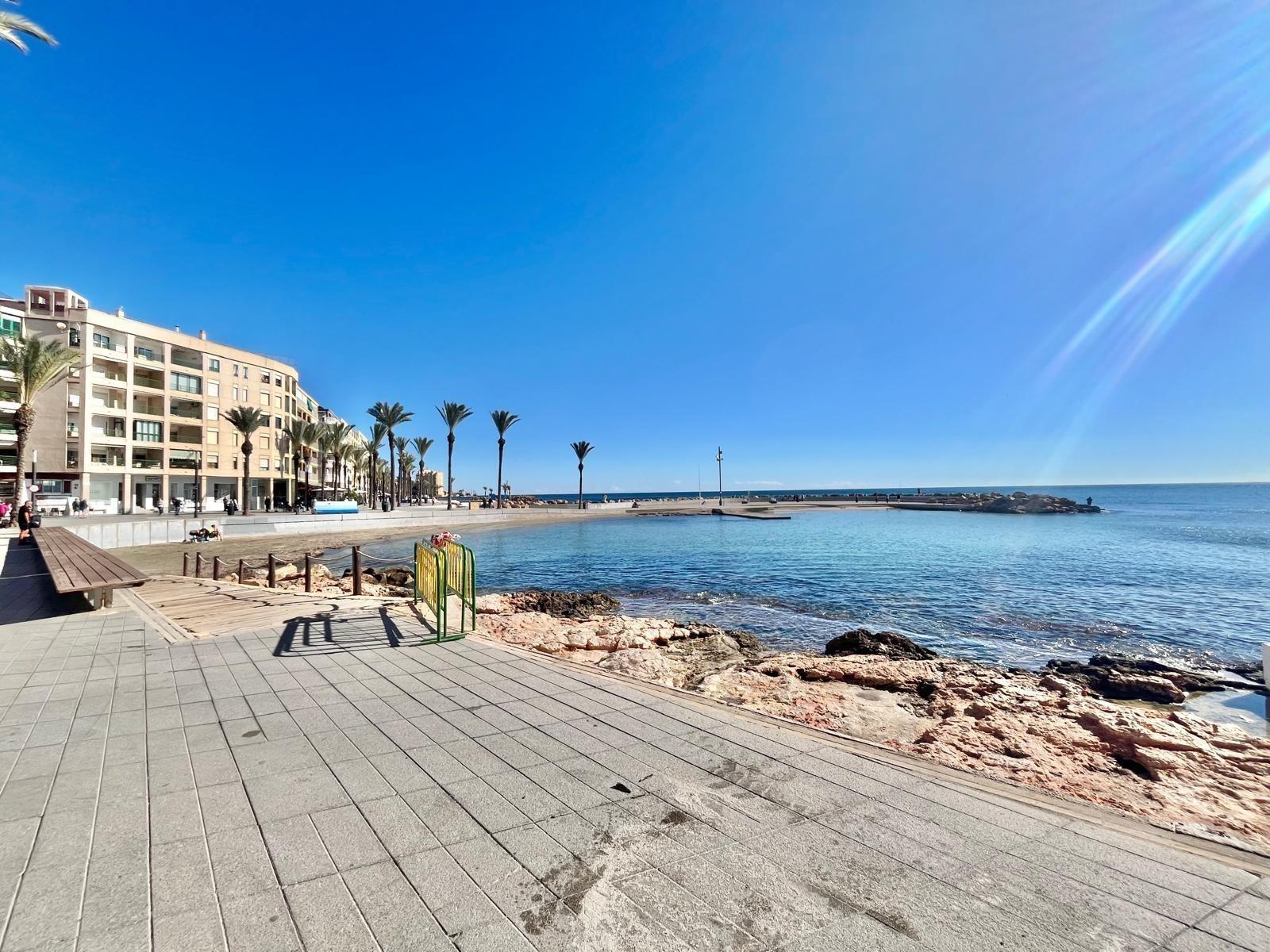 Master bedroom in apartment for sale in Torrevieja