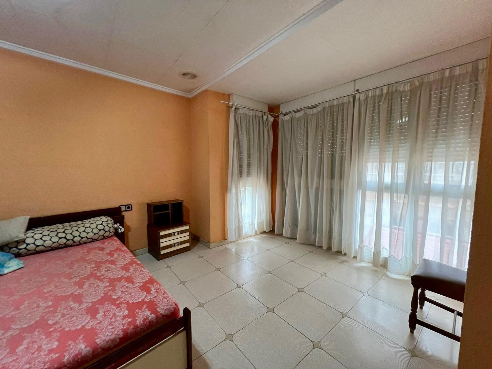 Bedroom in apartment for sale in Torrevieja