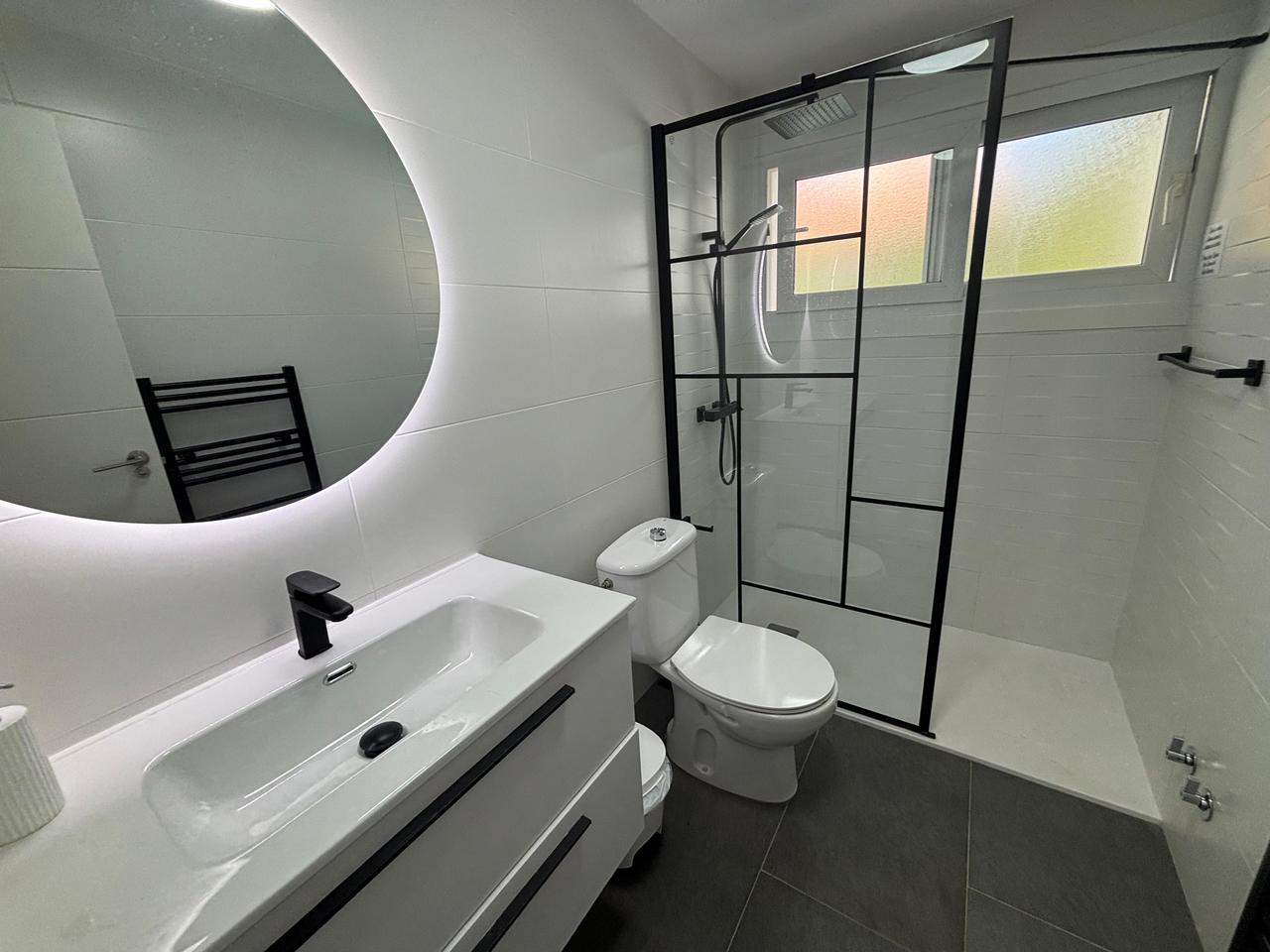 Master bedroom in villa for sale in Dehesa de Campoamor