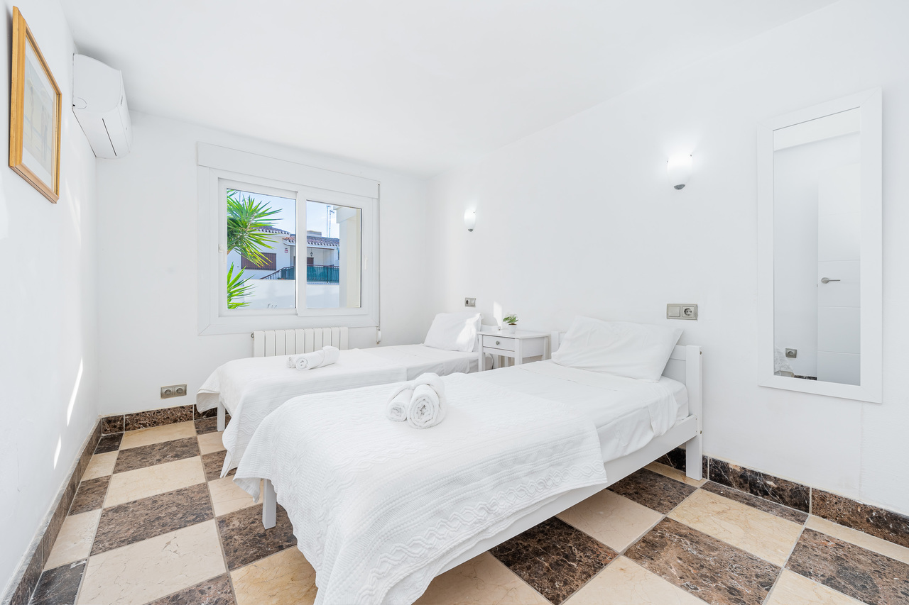 Garden in villa for sale in Dehesa de Campoamor