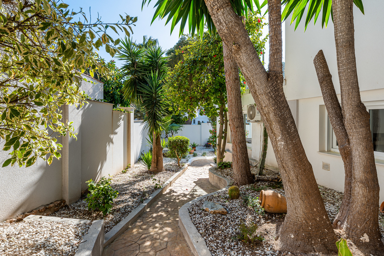 Dining area in villa for sale in Dehesa de Campoamor