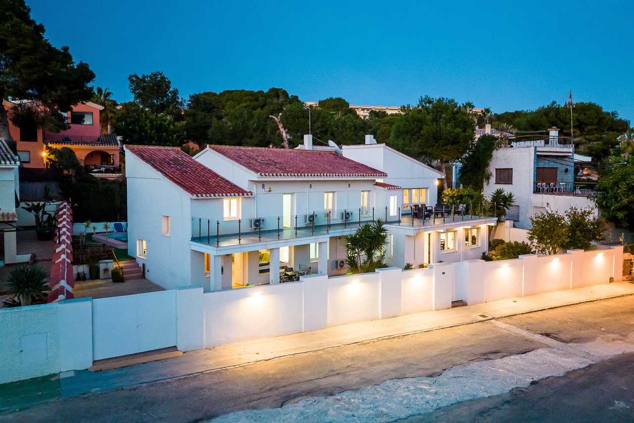 Dining area in villa for sale in Dehesa de Campoamor