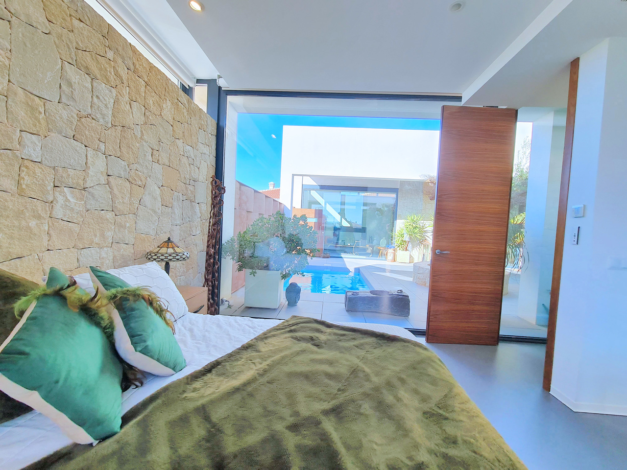Bathroom in villa for sale in Los Alcazares