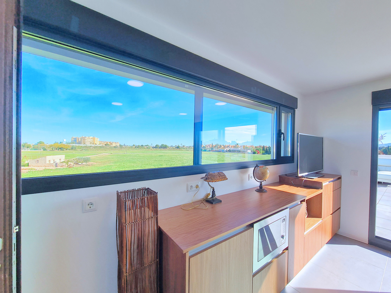 Terrace in villa for sale in Los Alcazares