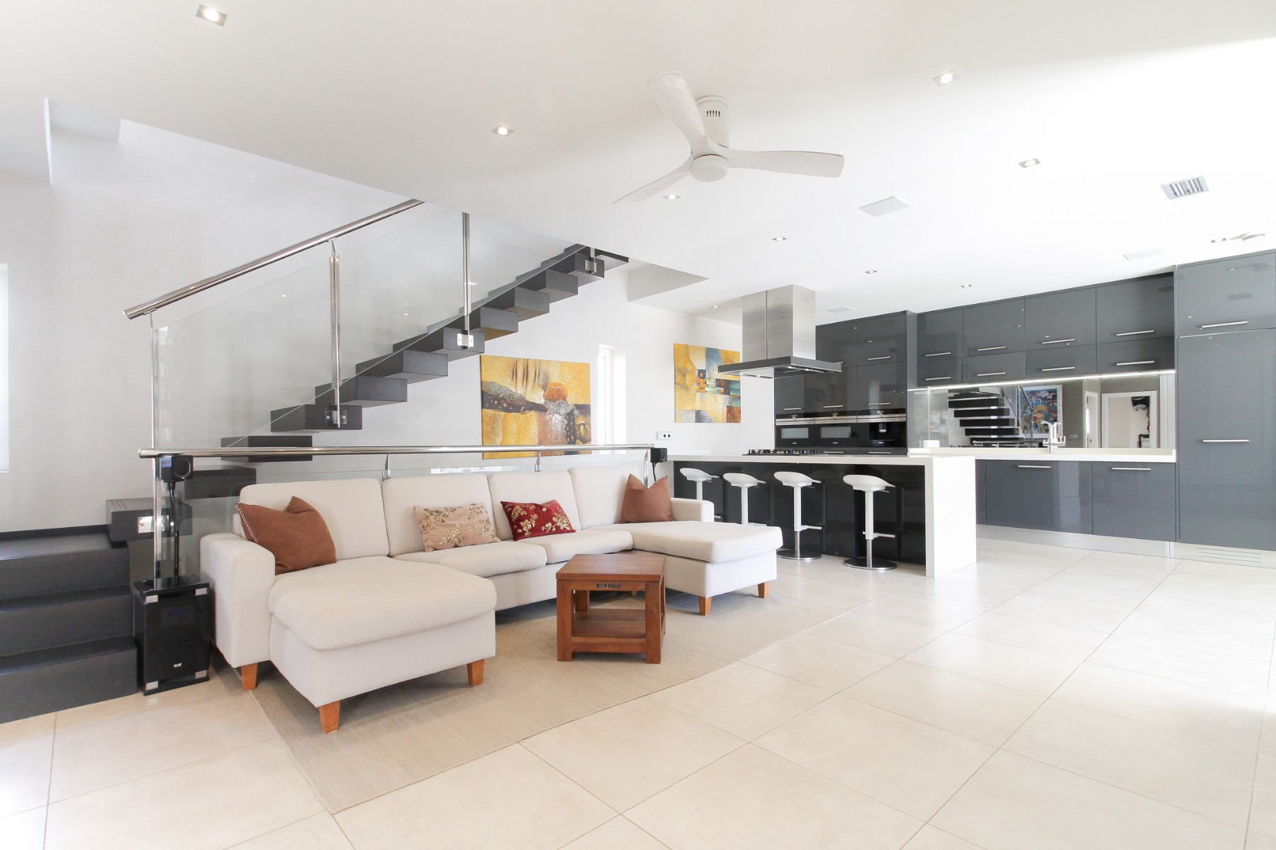 Pool area in villa for sale in Torrevieja