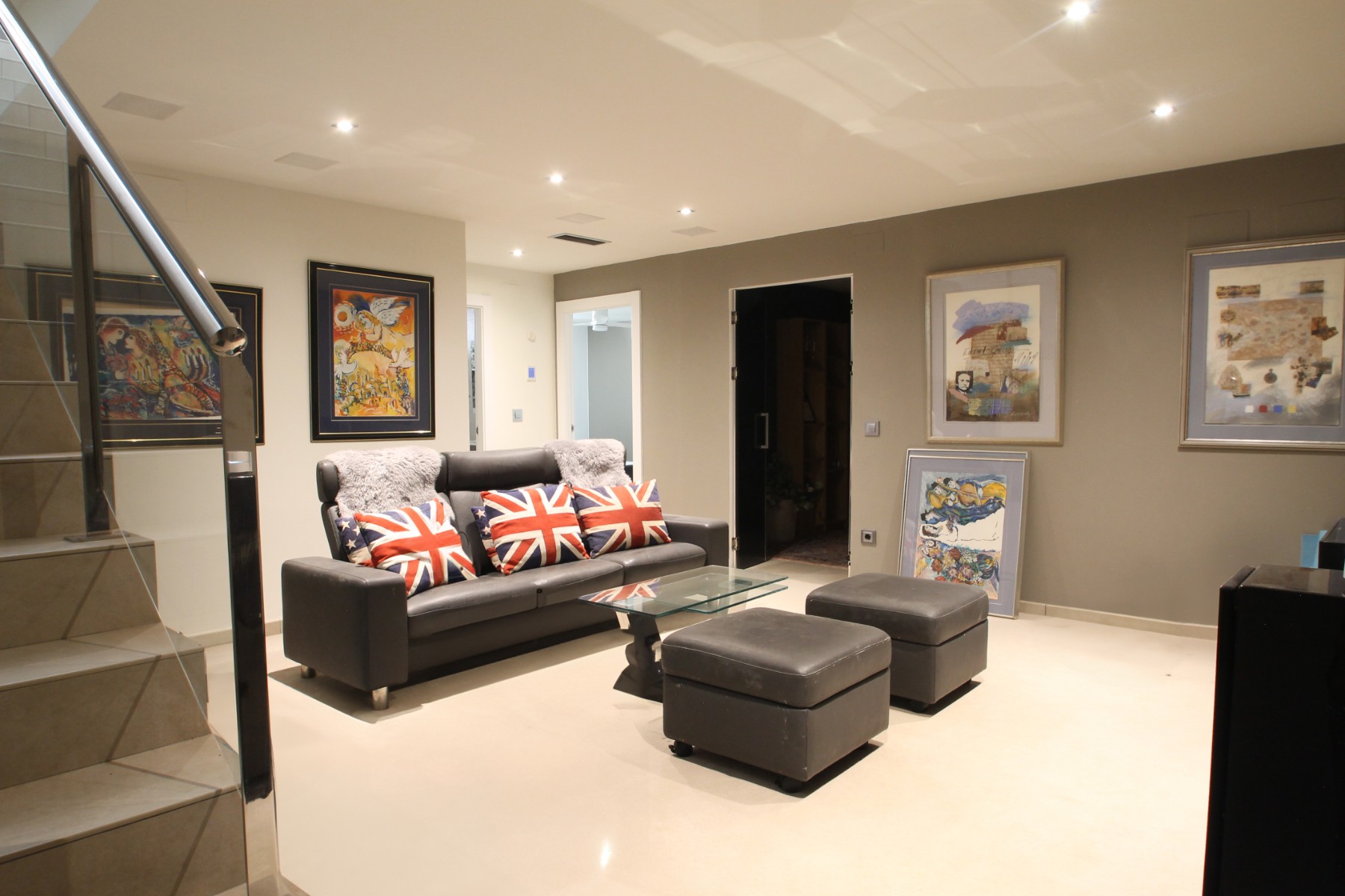 Bedroom in villa for sale in Torrevieja