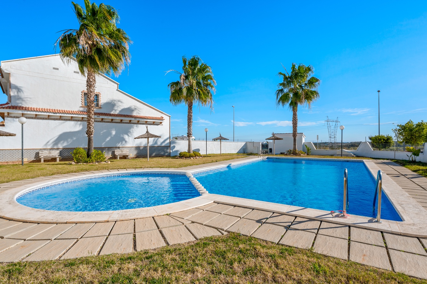 Exterior view in villa for sale in San Miguel de Salinas