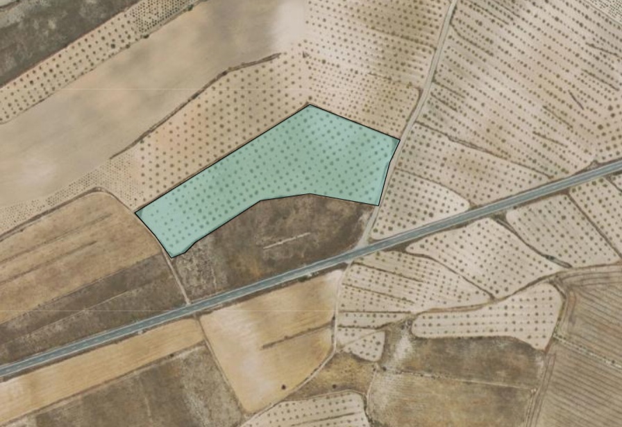 Legal building plot of over 19800 m2 for sale in a picturesque valley