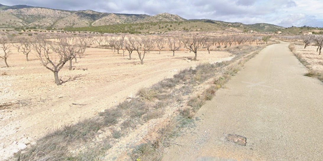 Legal building plot of over 19800 m2 for sale in a picturesque valley