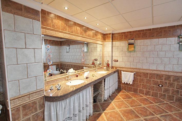 Dining area in villa for sale in Formentera del Segura