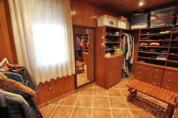 Bathroom in villa for sale in Formentera del Segura