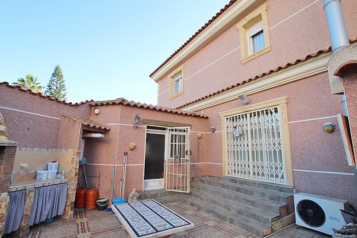 Pool area in villa for sale in Formentera del Segura