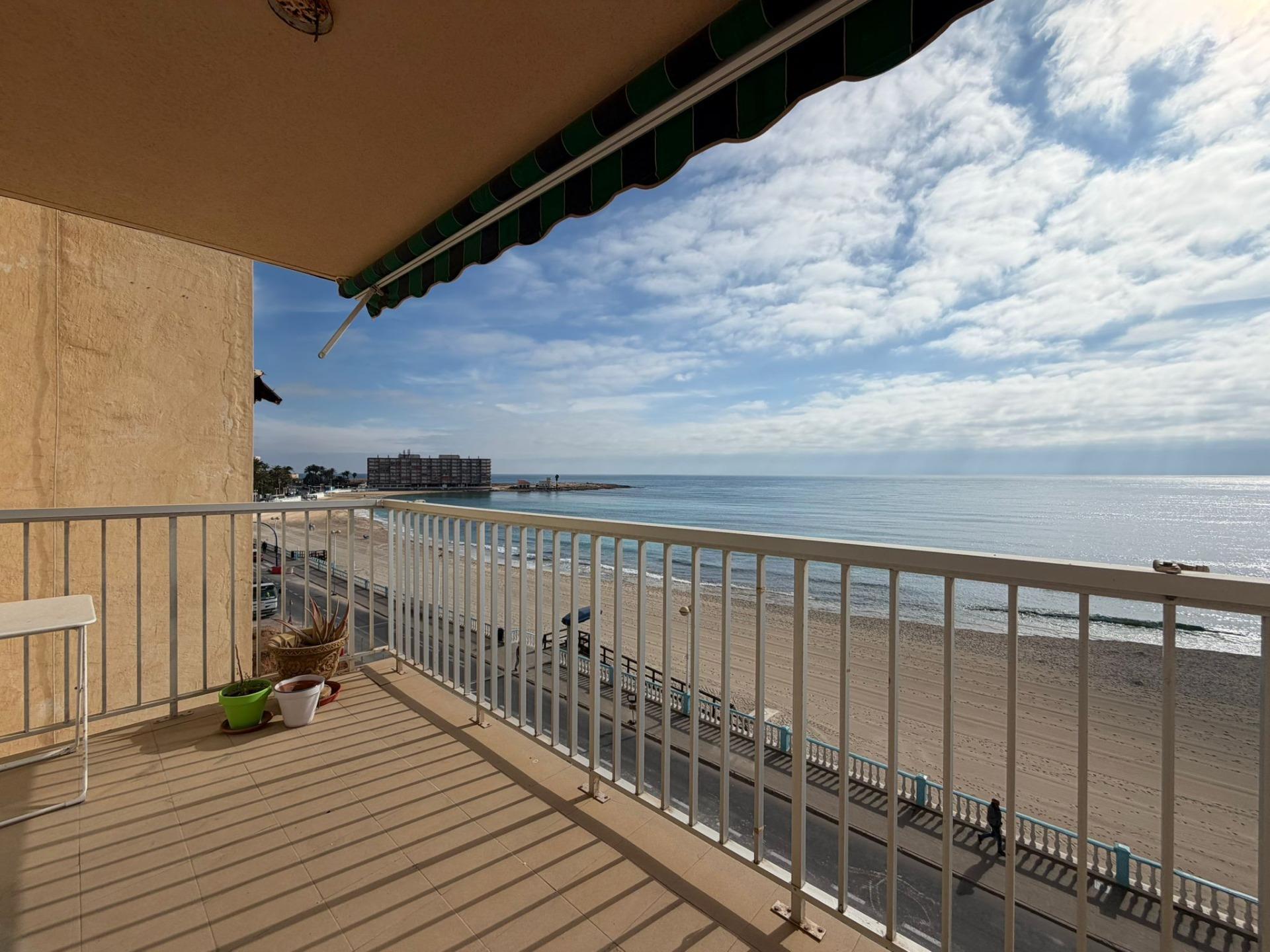 Living room in apartment for sale in Torrevieja