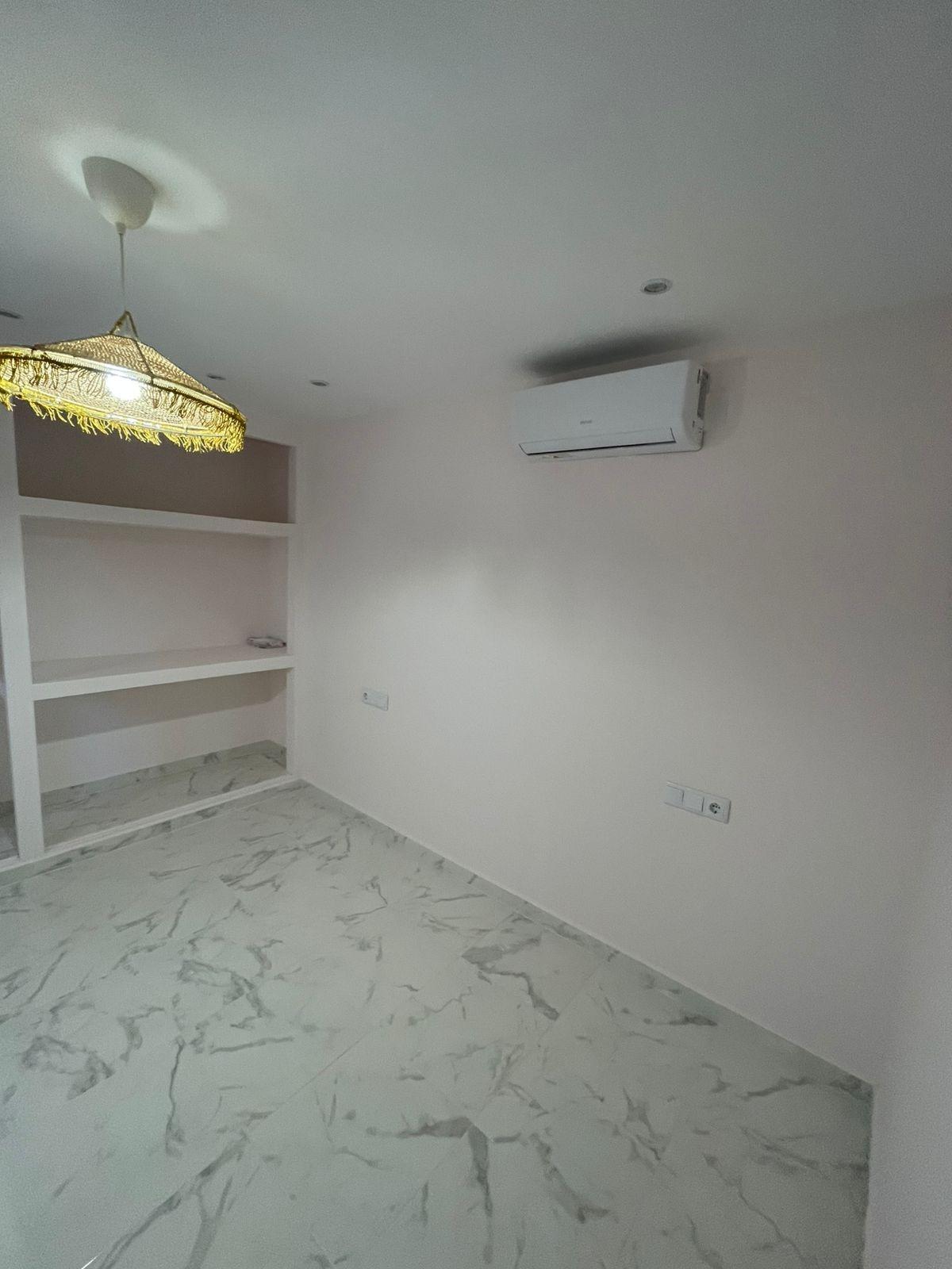 Bedroom in apartment for sale in Torrevieja