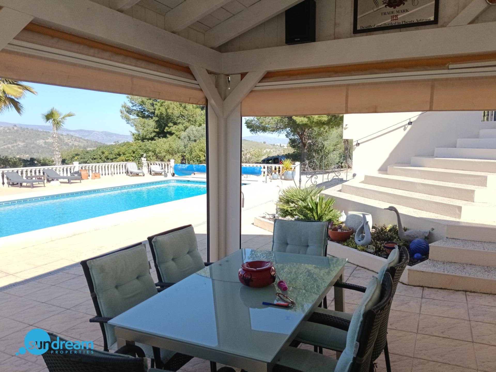 Kitchen in villa for sale in Abanilla
