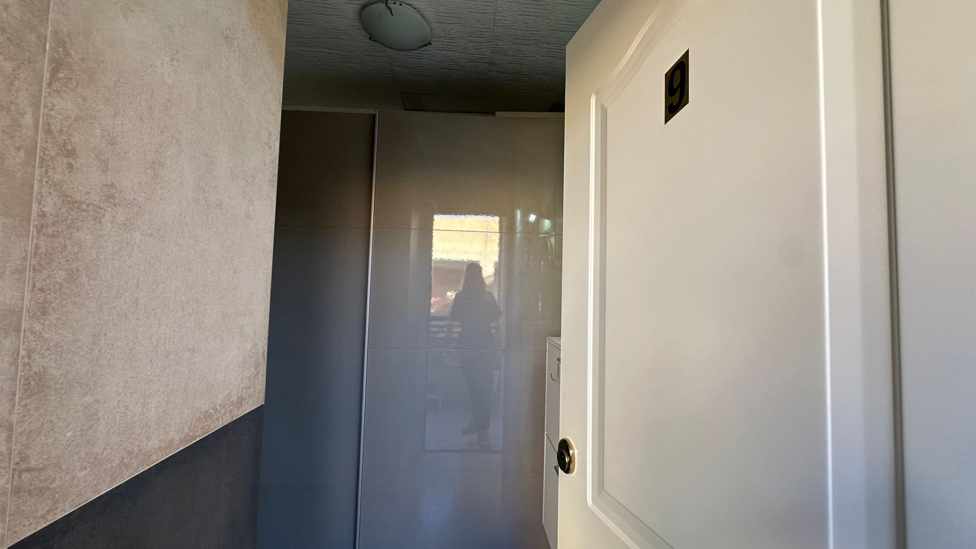 Bedroom in apartment for sale in Torrevieja