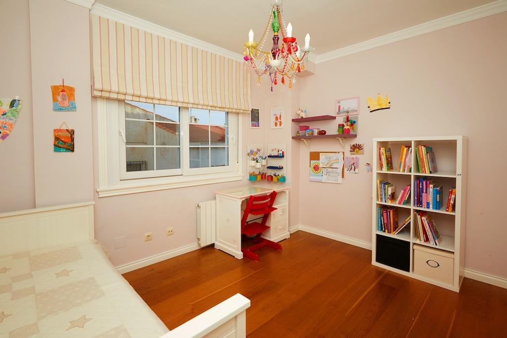 Bedroom in villa for sale in Rojales