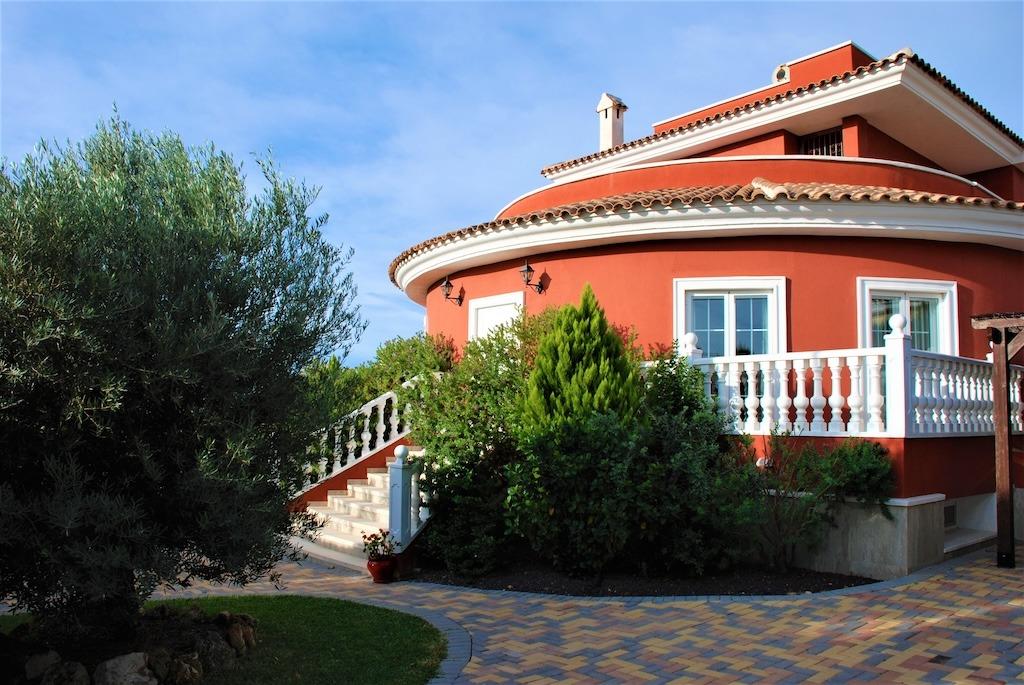 Garden in villa for sale in Rojales