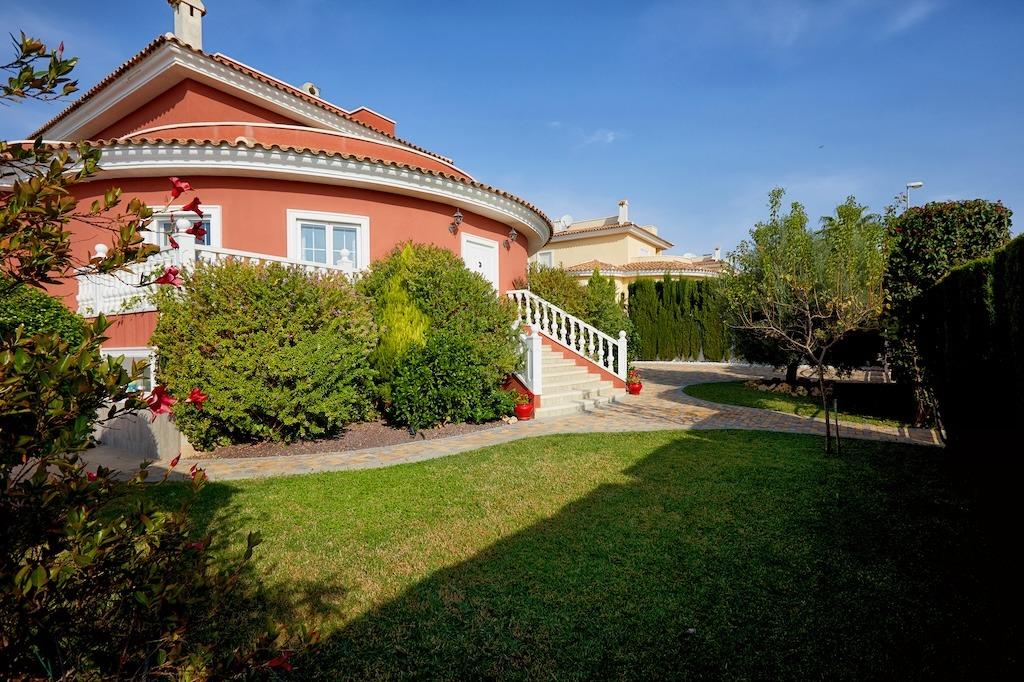 Terrace in villa for sale in Rojales