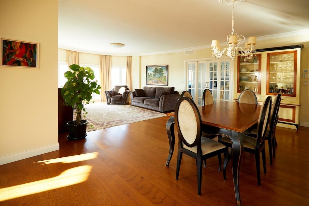Bedroom in villa for sale in Rojales