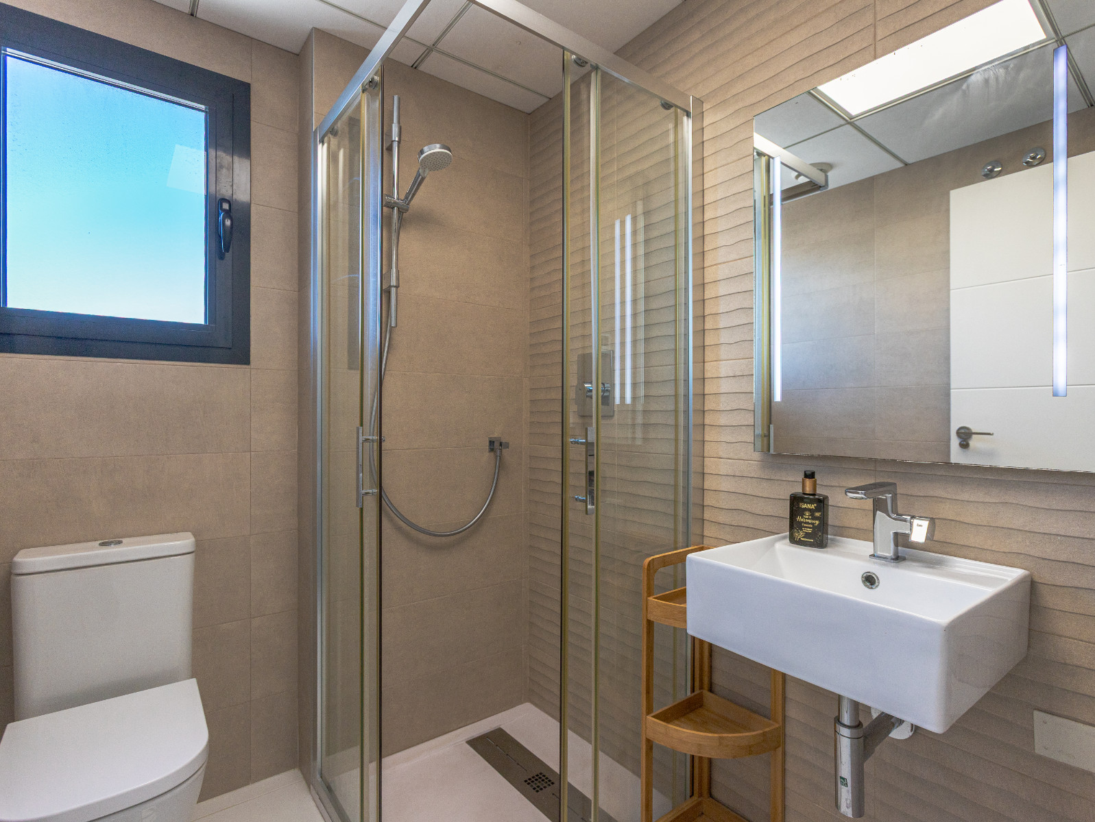 Master bedroom in bungalow for sale in Los Altos