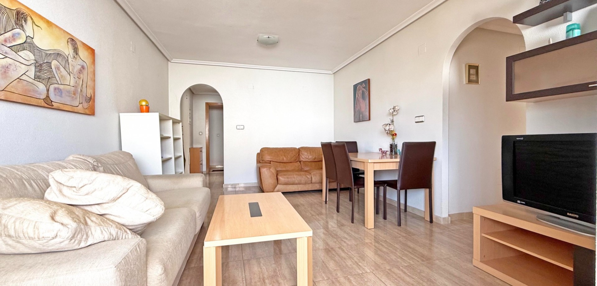 Bedroom in apartment for sale in Torrevieja