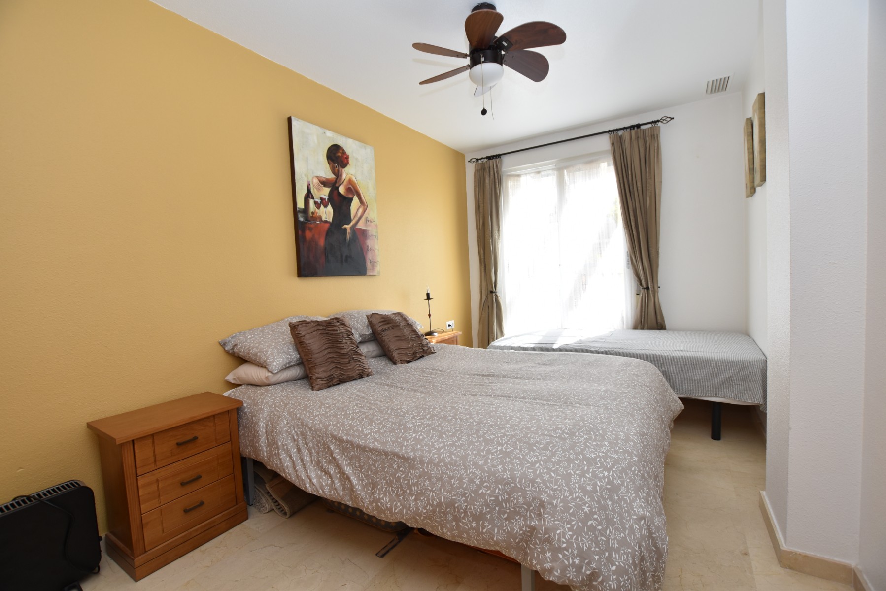 Bedroom in apartment for sale in Algorfa